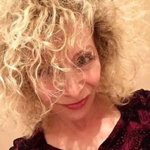 Meet your Posher, Naomi